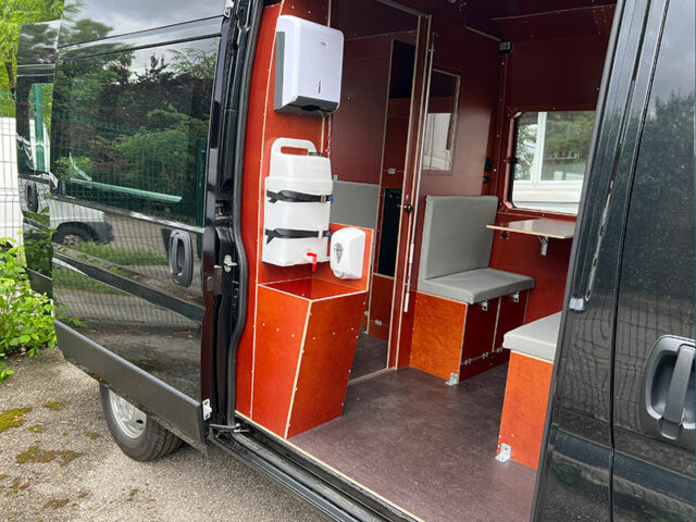 Véhicule du Caarud Mobile